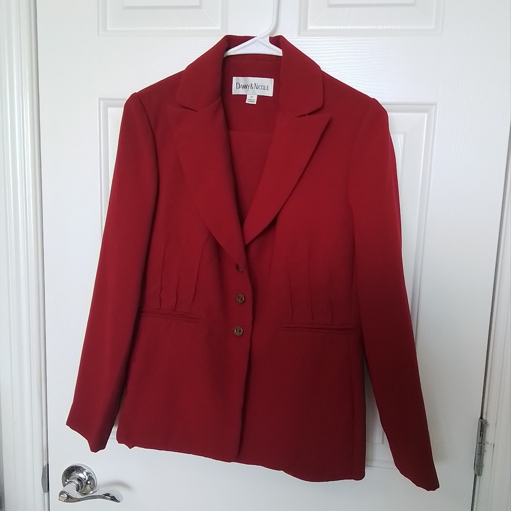 Great 3-button red power suit